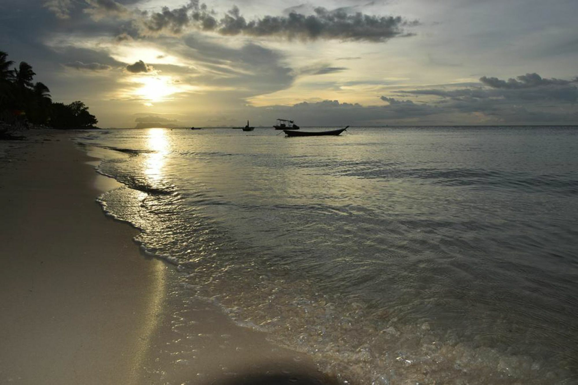 Bangpo Resort Ban Bang Po Buitenkant foto